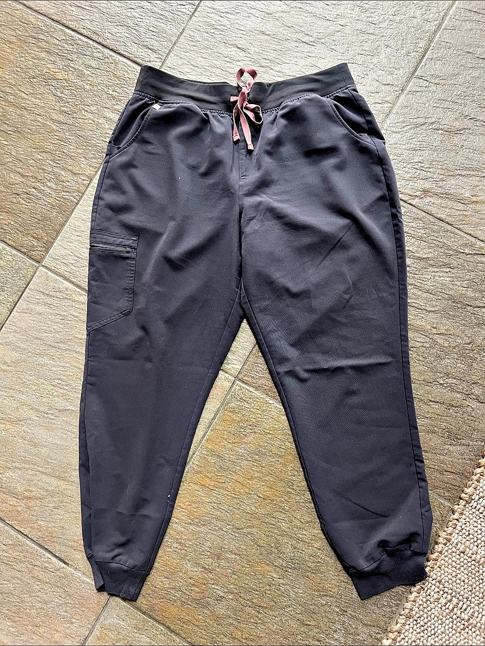 FIGS Women's Zamora High-Rise Jogger Scrub Pant Gray